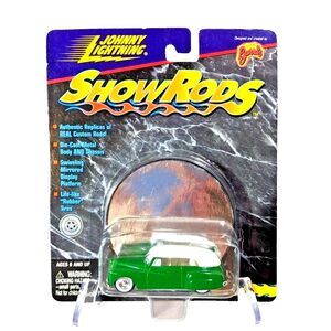 Johnny Lightning Show Rods Diecast Car 1941 Phaeyton Mirror Stand Green White